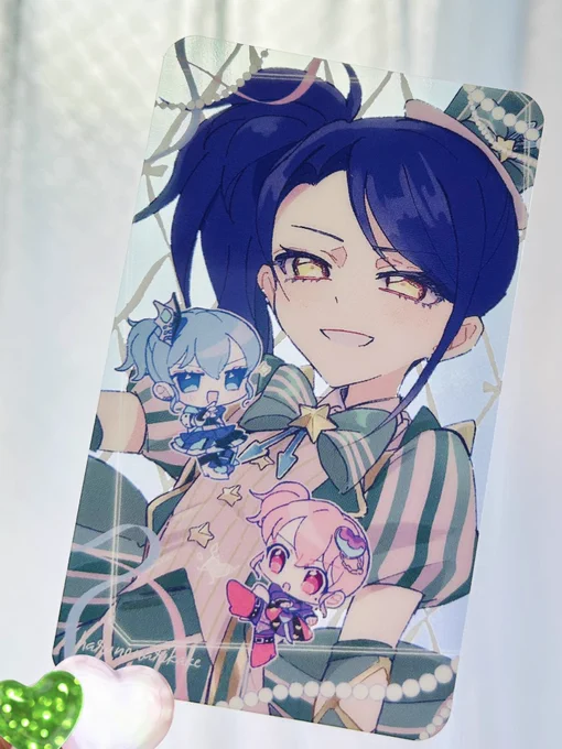 春コミのノベルティみて〜名刺サイズのクリアカードです 新刊既刊問わず1回の頒布でお好きなの1枚お渡しです かわいいかんじだ!
