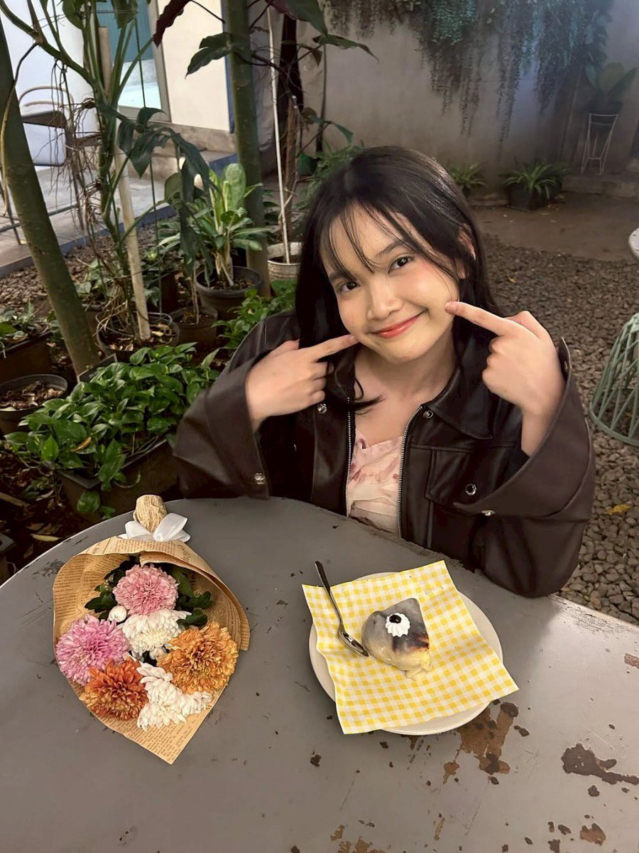 Out Of Context Ribka. tweet media