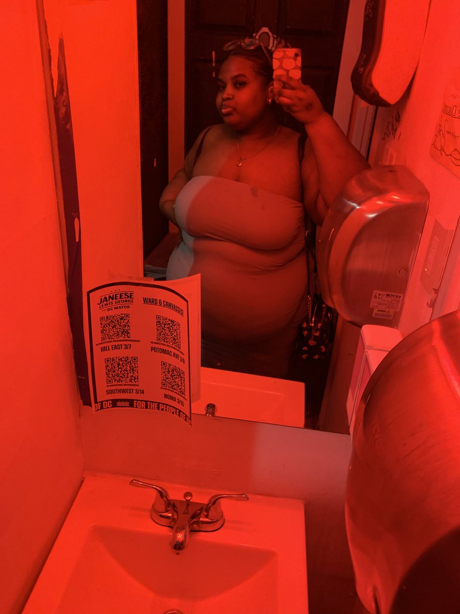 fatasspixie1's tweet photo. Late nighttime https://t.co/UlTRvYaj1y