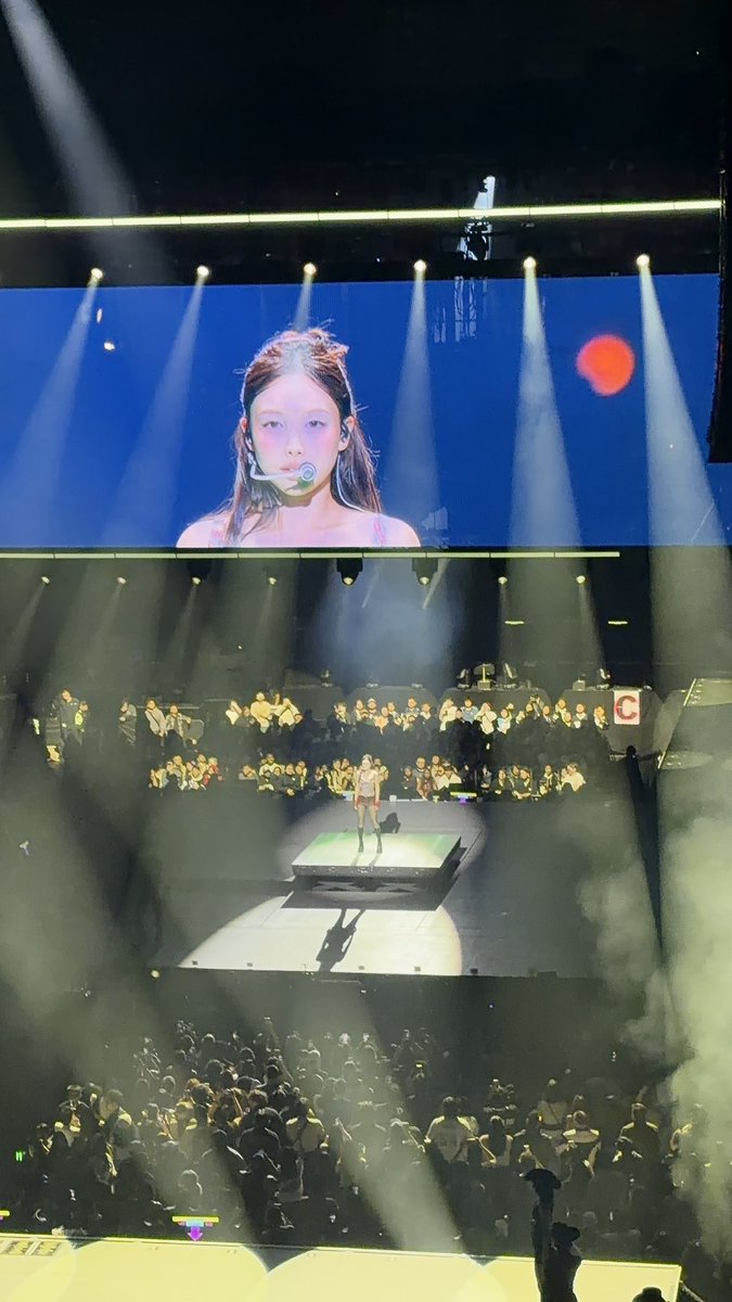 Suprpenguin71's tweet photo. Some nice photos I got from Day 2 of THIS IS FOR in Hamilton! 🔥

#TWICE 
#THISISFOR 
#TWICE_THISISFOR_WORLD_TOUR
#TWICE_THISISFOR_WORLD_TOUR_IN_HAMILTON https://t.co/siMXMPAPnk