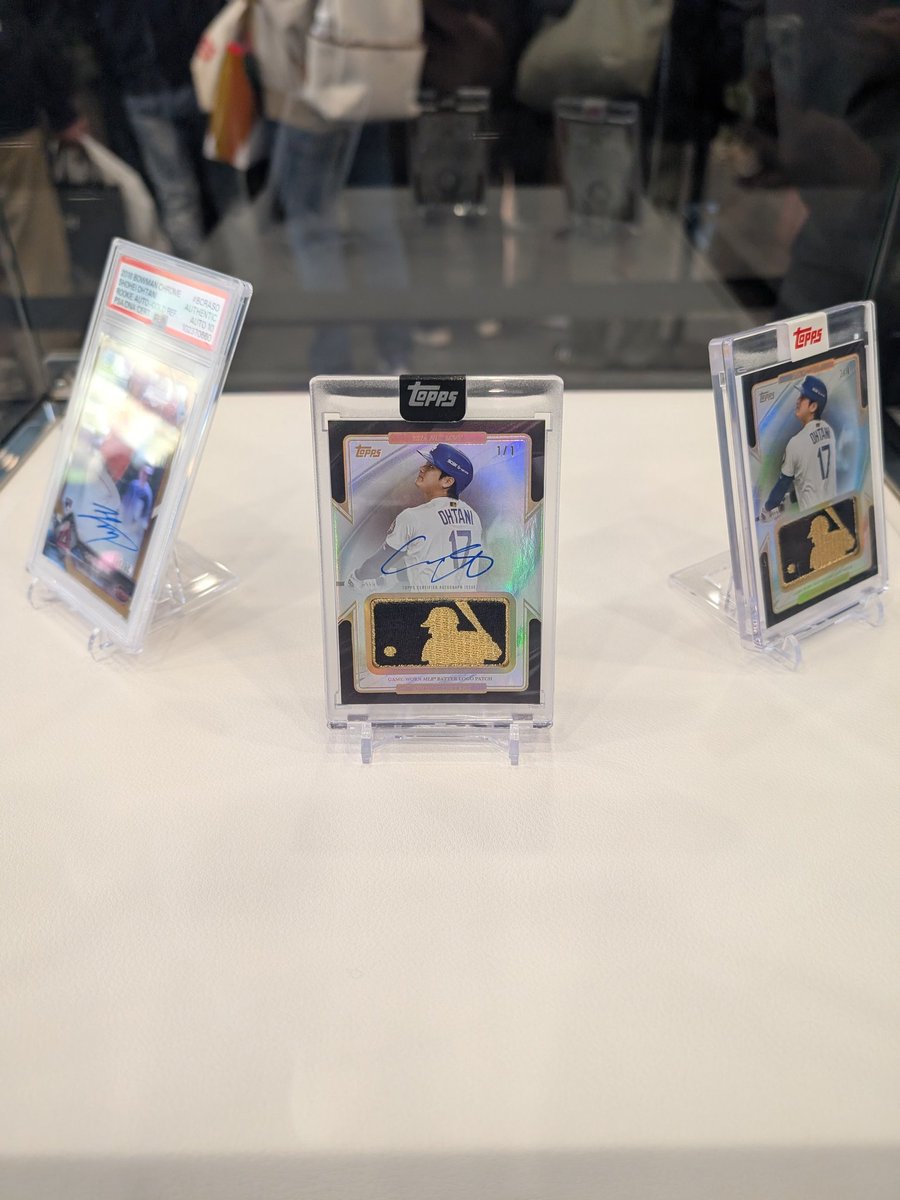 ShinTesla's tweet photo. 約4.6億円の大谷カード
#ToppsWBC https://t.co/JYzU2gvb5u