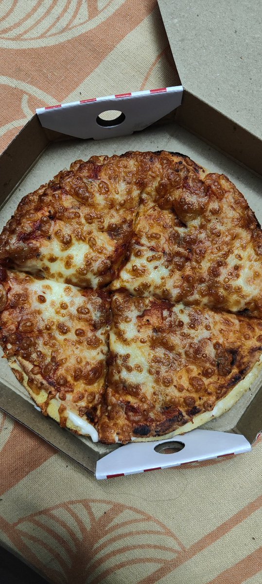 sheikhasif707's tweet photo. @zomato @zomatocare ordered Double Cheese Double Chicken Pizza medium worth ₹592,but instead was delivered a Margherita Pizza small
This is order mismatch and completely unacceptable.request to escalate and initiate full refund of ₹592 to the original source Id-7872330505 https://t.co/NDE7qTmnbL