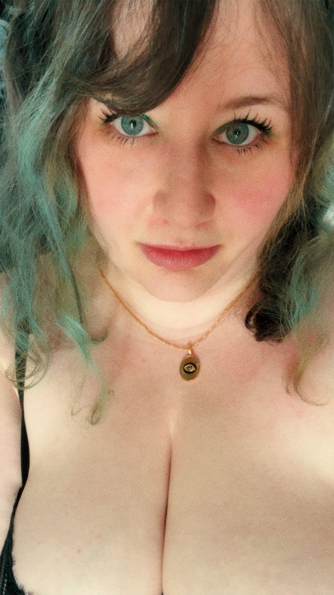 Miss Sara tweet media