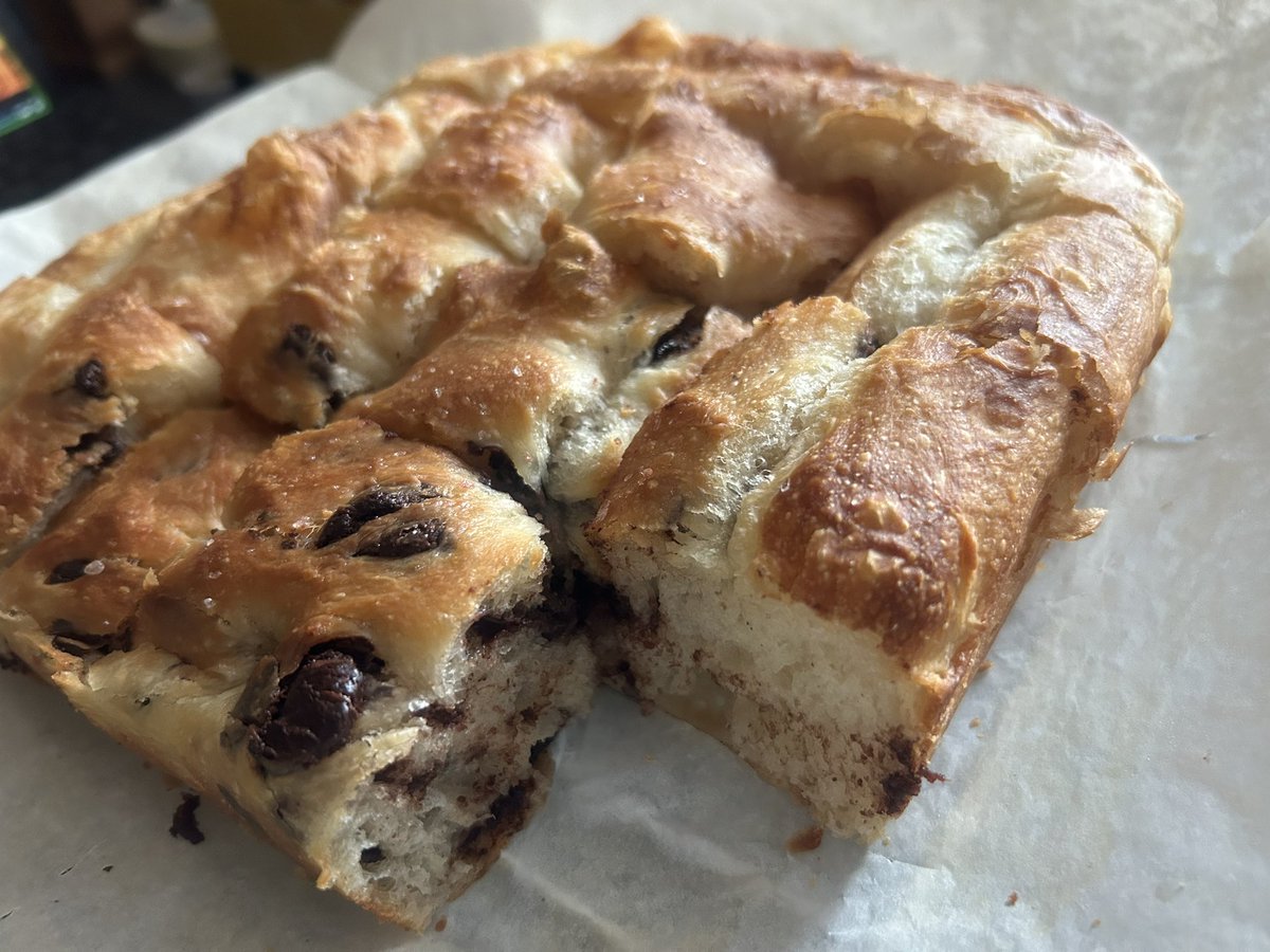 チョコフォカッチャ🍫
カリふわもちで上手くできた〜
うま〜