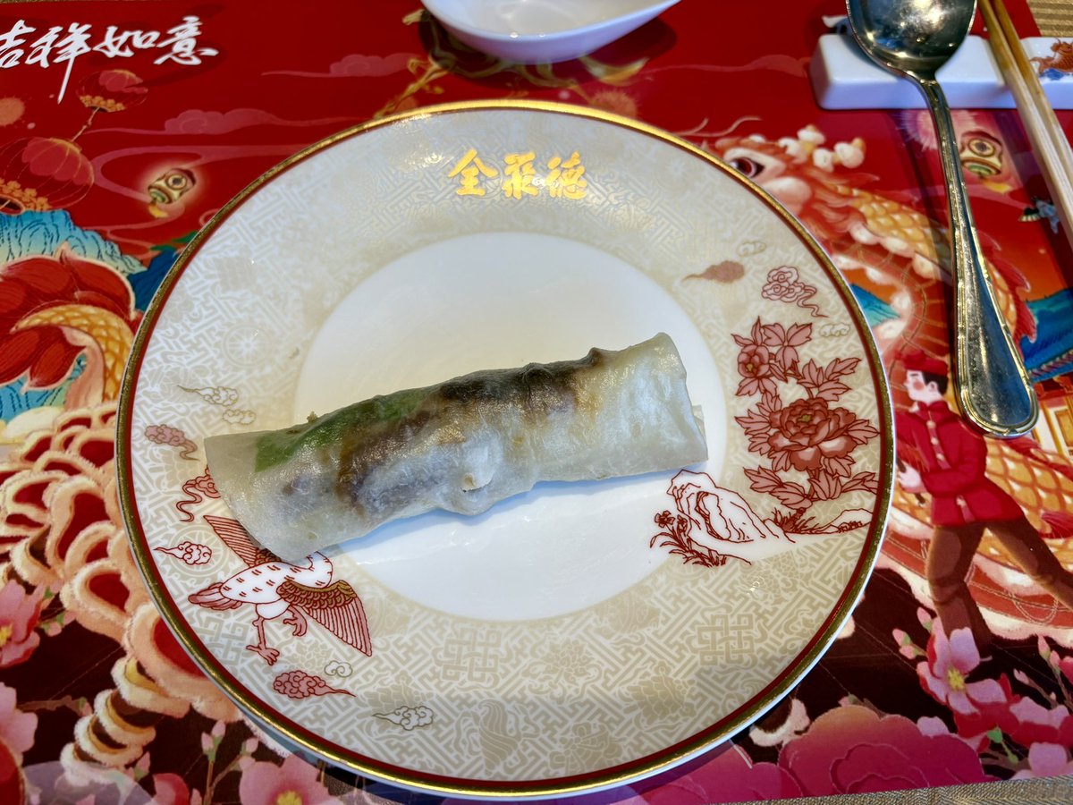 医局時代の同期がこの度退局するということで、皆んなで集まってランチに。これで最後の同期女子も去り、我々もいい歳になったねとしみじみ…🥲中華美味しかったー！