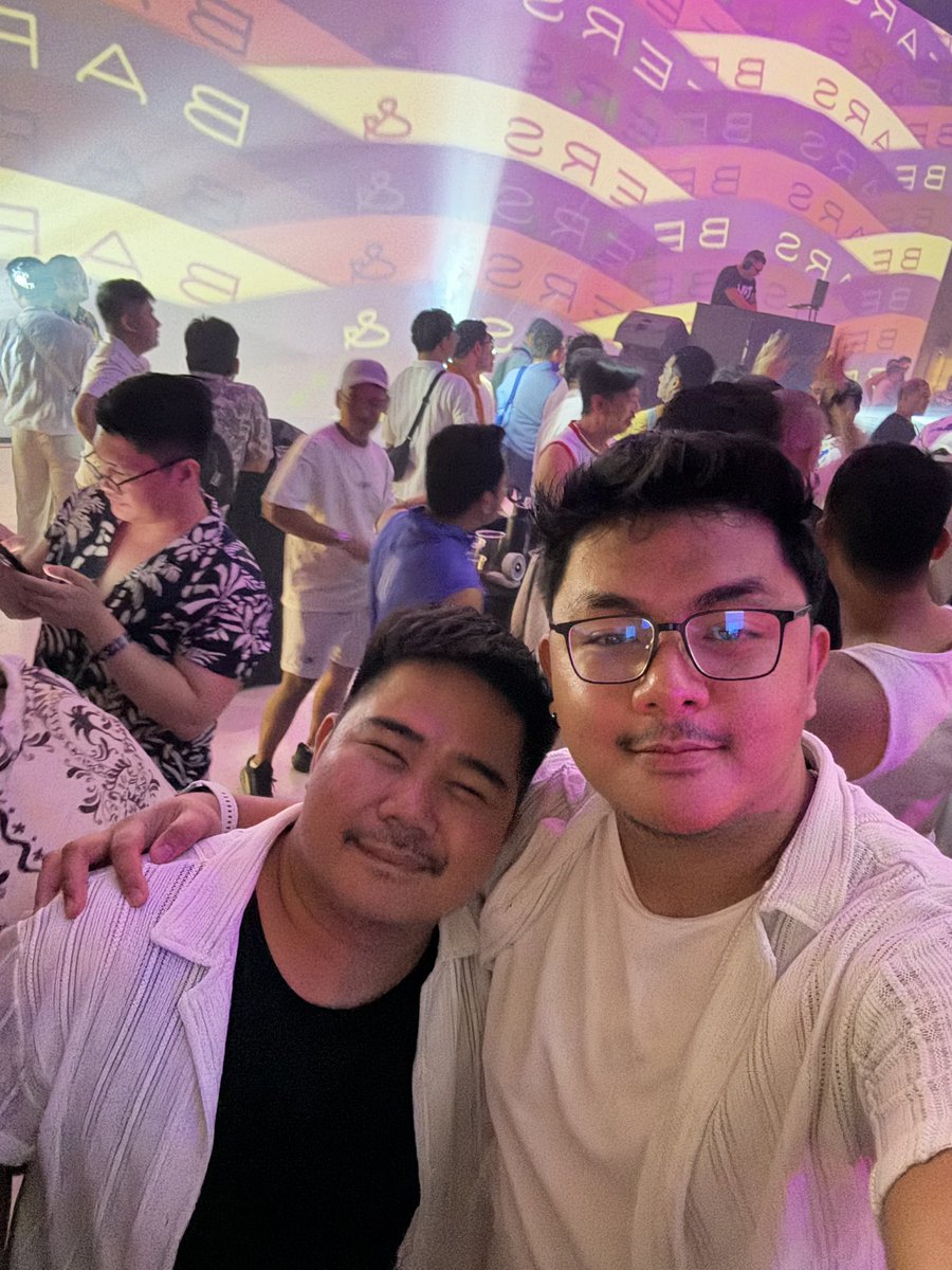 caloycloi's tweet photo. 3rd BBB Event with you!🐻 ILYA, @japenros .☺️😘 https://t.co/Je3DUh5IFQ