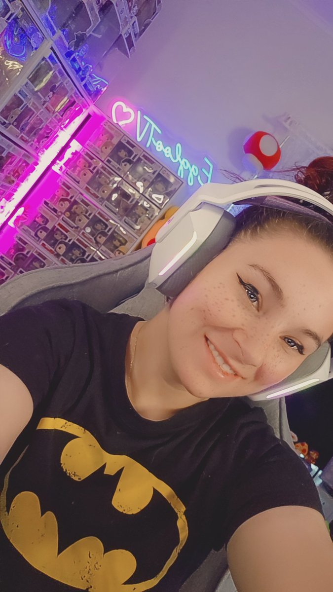 EgglooTV tweet media