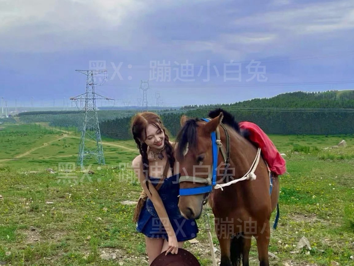 FengClubBunny's tweet photo. 哥哥你���是说你不谈女朋友，你不是说只爱豹豹吗？我恨你哥哥 https://t.co/vTvHrXmtoG