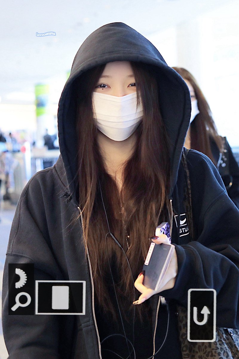 𝐥𝐨𝐯𝐞𝐜𝐨𝐦𝐦𝐚 tweet media