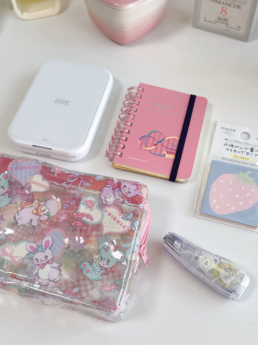 yur_aran_'s tweet photo. Seriaで買ったSWIMMERのポーチ🧸🍒♡ᯓ★

中身見えるのもかわいいし、デザインもカラーもかわいい♡.ᐟ

結構入るから、inspic持ち歩く時に使おうと思ってる✧︎*。 https://t.co/tn1iIPsO9L