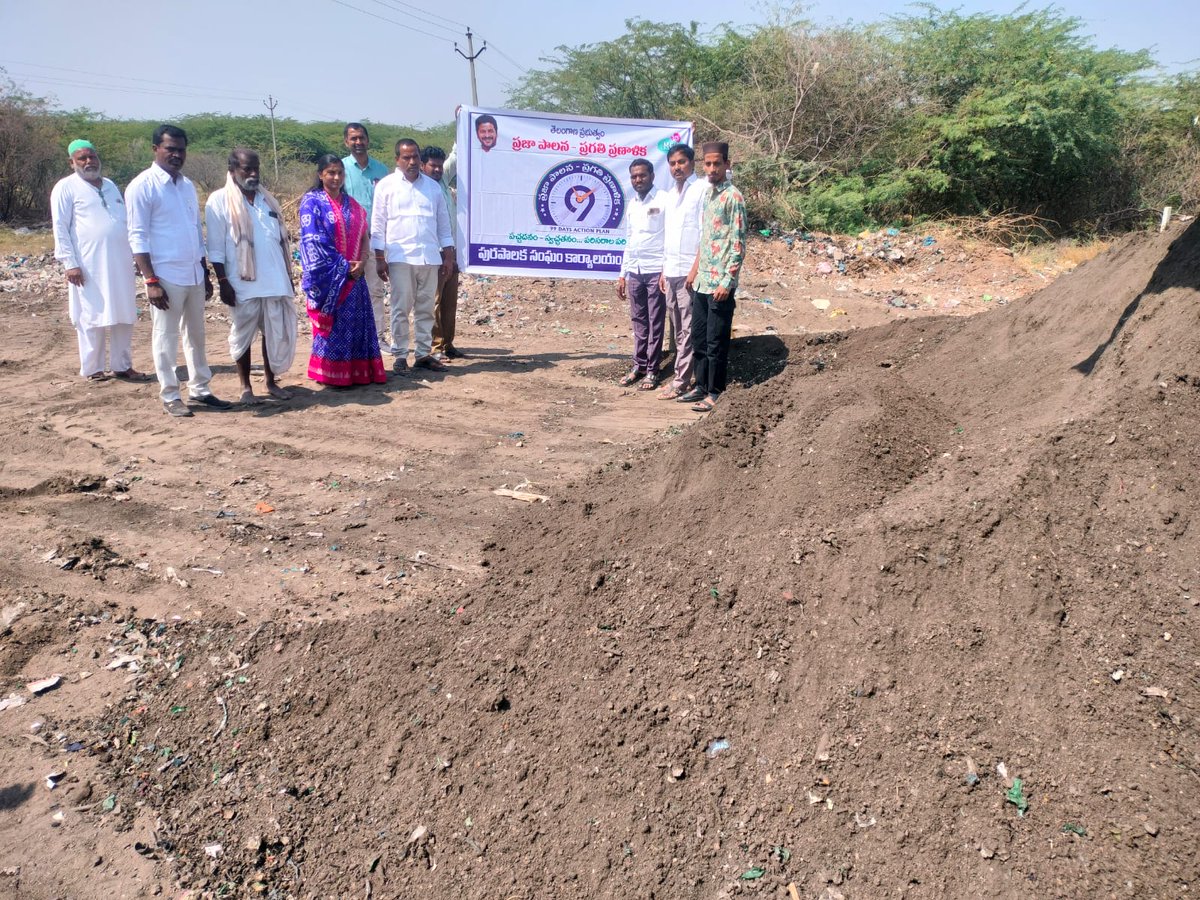 mckodangal's tweet photo. @SwachhBharatGov
@SwachhBharat
@MoHUA_India
@tksreedevi
@cdmatelangana
@TelanganaCMO
@RoopaMishra77 PPPP Kodangal ULB conducting Door to Door and awareness to ensure 100% garbage Collection and source segregation Participated CP&amp;VCP, Councilors, Staff, Citizens, in this Program. https://t.co/Bx4SKOMnCE