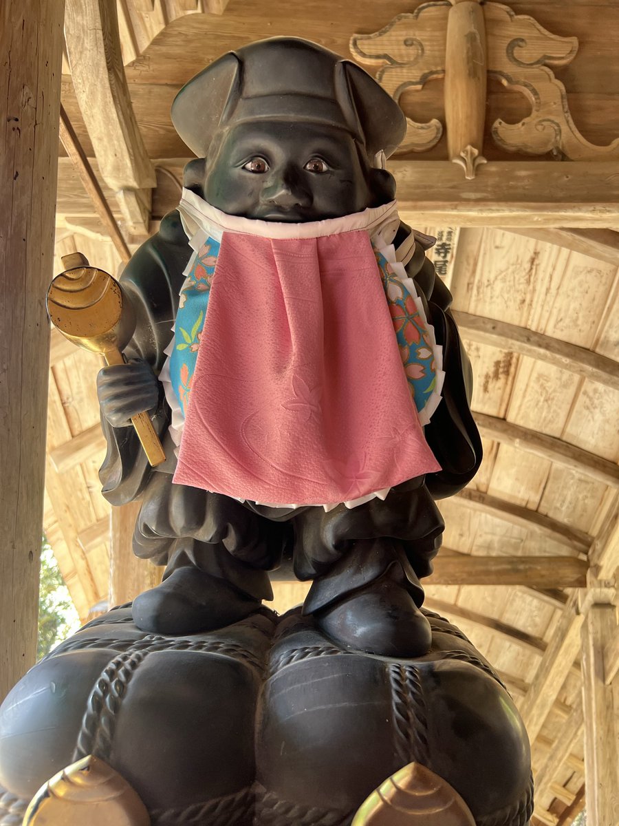 以前行った事があったのですが
この前、お風呂に入ってたら、無意識で日龍峯寺と口走って、大黒天様が笑顔の映像が見えた感じがして、今日行って来ました😊✨
ありがとうございます😌