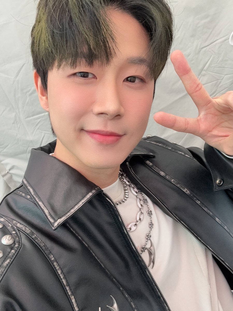 동현(DONGHYUN) tweet media