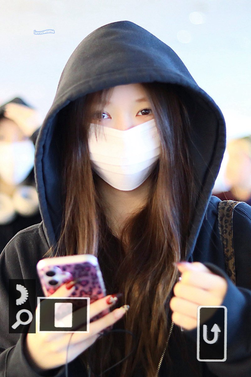 𝐥𝐨𝐯𝐞𝐜𝐨𝐦𝐦𝐚 tweet media