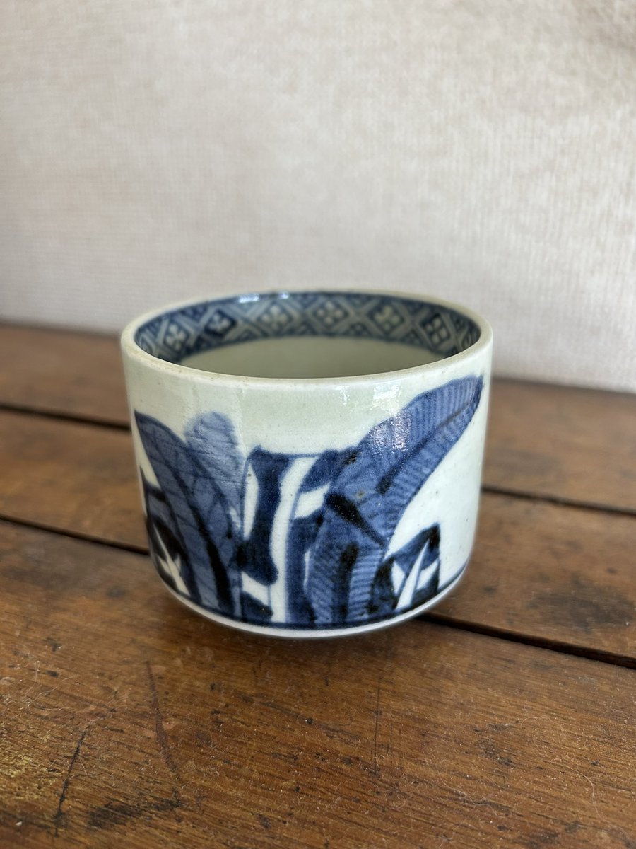 武相荘（旧白洲正子・次郎邸）の骨董市がとてもよかった。どのお店もセレクトが良いしお値段も手頃でびっくりするくらい安い物も。無料でお庭も見られて素敵だった