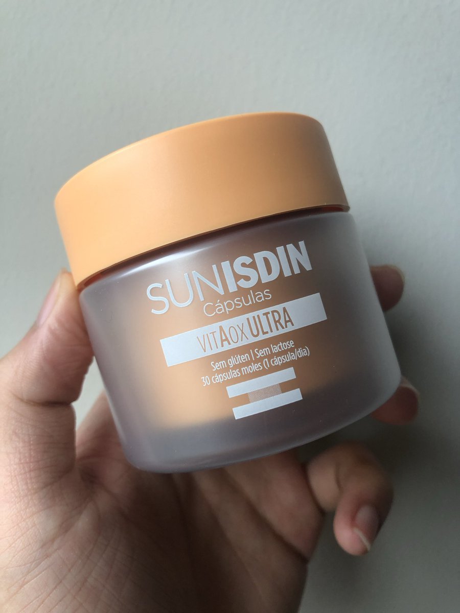 วันนี้เราขอนำเสนอขั้นสุดท้ายของการกันแดด ⛱️☀️🥵

คือแดดร้อนแบบเอาถึงตายมากพี่ ขนาดนี่เพิ่งต้นมีนาฯ นะ สงกรานต์คือไม่ต้องคิด ตายสถานเดียว ทากันแดดโหดขนาดไหนก็ยังแสบผิว

อย่างที่รู้กันว่าขั้นตอนการรับมือแสงแดดเรียงจากขั้นแรกคือ
1) หลบแดด ไม่เจอตั้งแต่แรก=ไม่โดนUV
2) กางร่ม ใส่หมวก