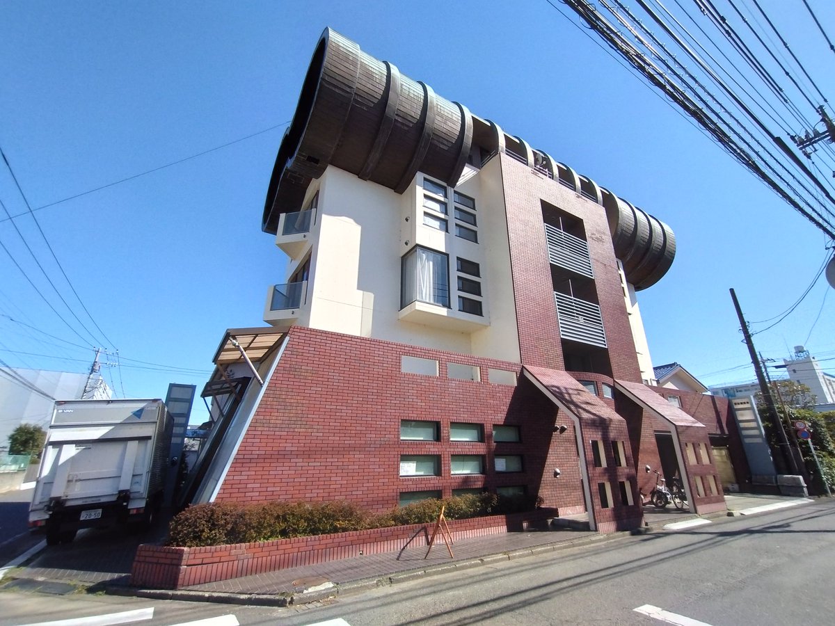 Architecamera's tweet photo. 第六田代ビル
CORE建築都市設計事務所(森 義純)
平成元年12月竣工 https://t.co/VRoqkBOz74