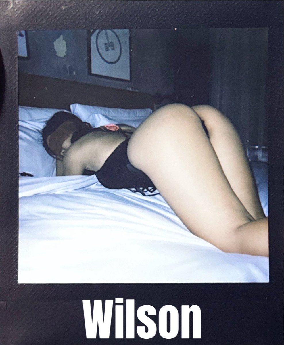 Mixed_Wilson's tweet photo. 早知道这两张拍立得会产生如此的后果，我一定当场销毁

Photo by: @Mixed_Wilson 
Model：@winnie3puppy 

@DnewHome 
@tbzt2024 
@Fengsiyuan https://t.co/UrR4K9XFog