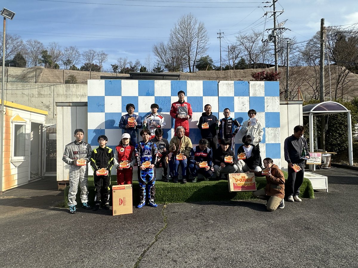 SL_TAMADA's tweet photo. 3/8本日のシルビア&amp;SLカートミーティング結果！シルビアカートレース3位中村選手、2位石畑選手、優勝は武井選手でした！SLカートミーティング3位石原選手、2位山﨑隼世選手、優勝は山﨑竜生選手でした！おめでとうございます🎉 https://t.co/PchAmJ20Uo