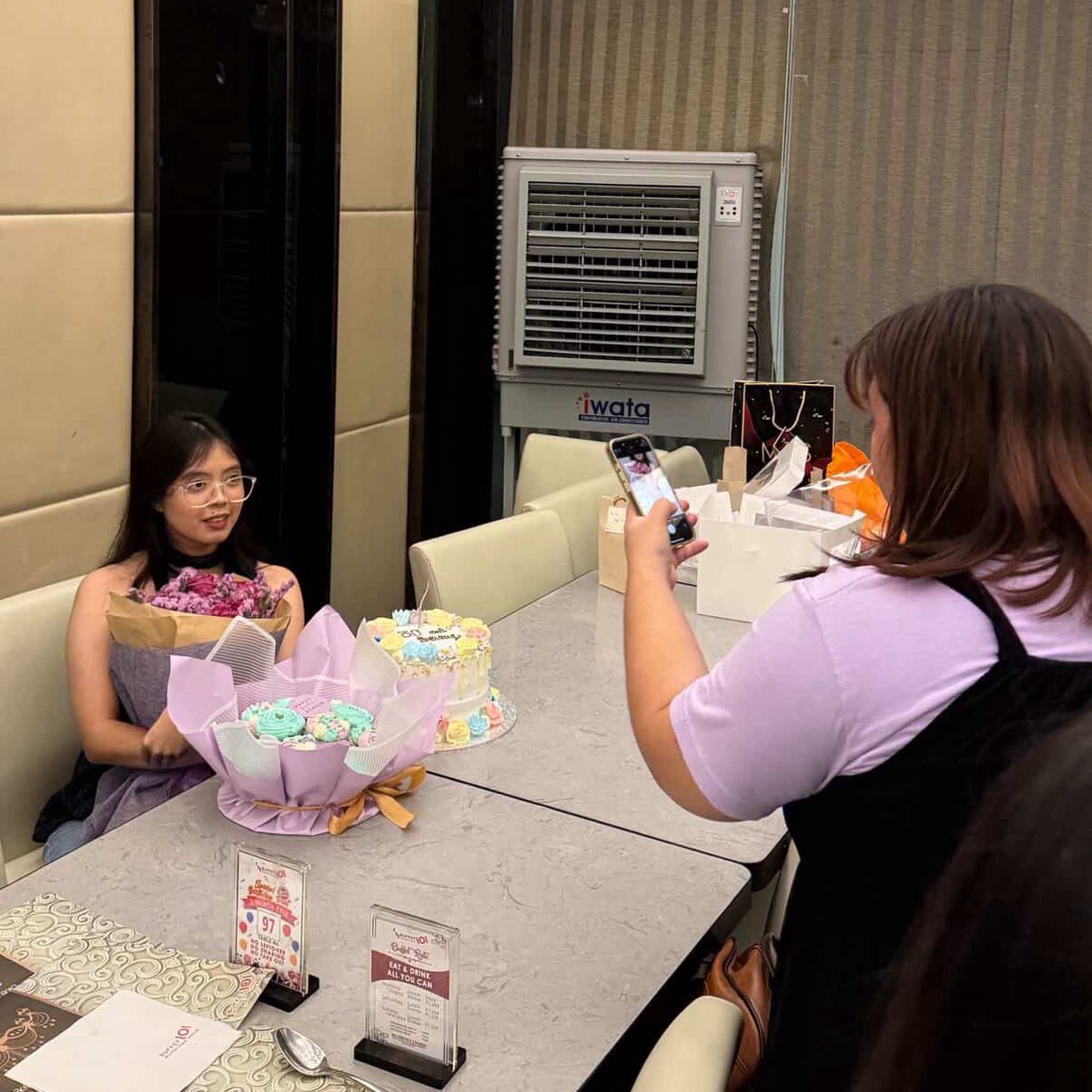 pluvia306's tweet photo. I would like to thank my eternal photographer @sakunohappiness for my birthday pics😂😘

The photo                      The photographer https://t.co/zAtpzEgAVY