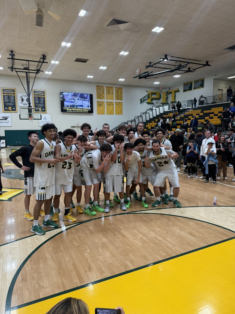 OGiWiLLHOOP's tweet photo. Final here at Damien and it was a “classic”!

Damien-49
Crean Lutheran-44 https://t.co/xHMsofNkwO
