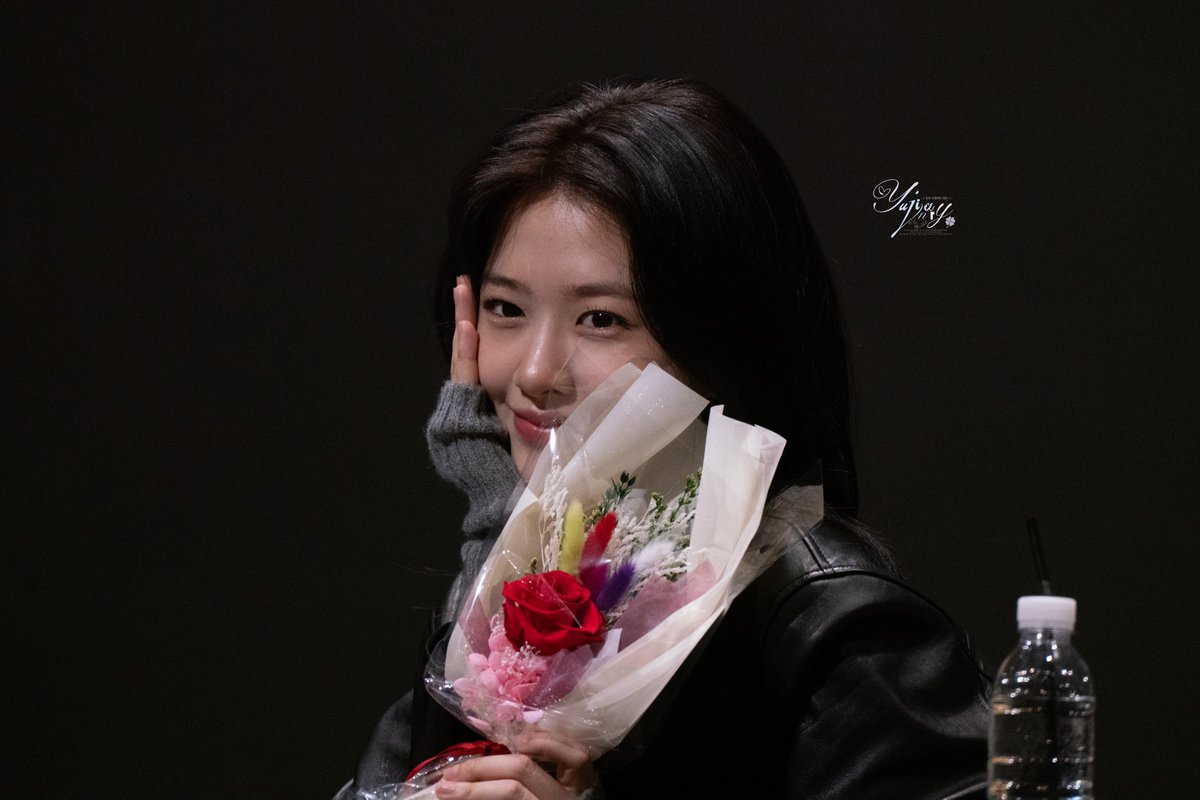 yujinary901's tweet photo. 250330
Flower Yujin🌹

#안유진 #ANYUJIN #YUJIN 
#아이브 #IVE https://t.co/92thZcfzpZ