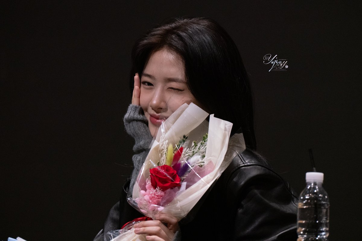 yujinary901's tweet photo. 250330
Flower Yujin🌹

#안유진 #ANYUJIN #YUJIN 
#아이브 #IVE https://t.co/92thZcfzpZ