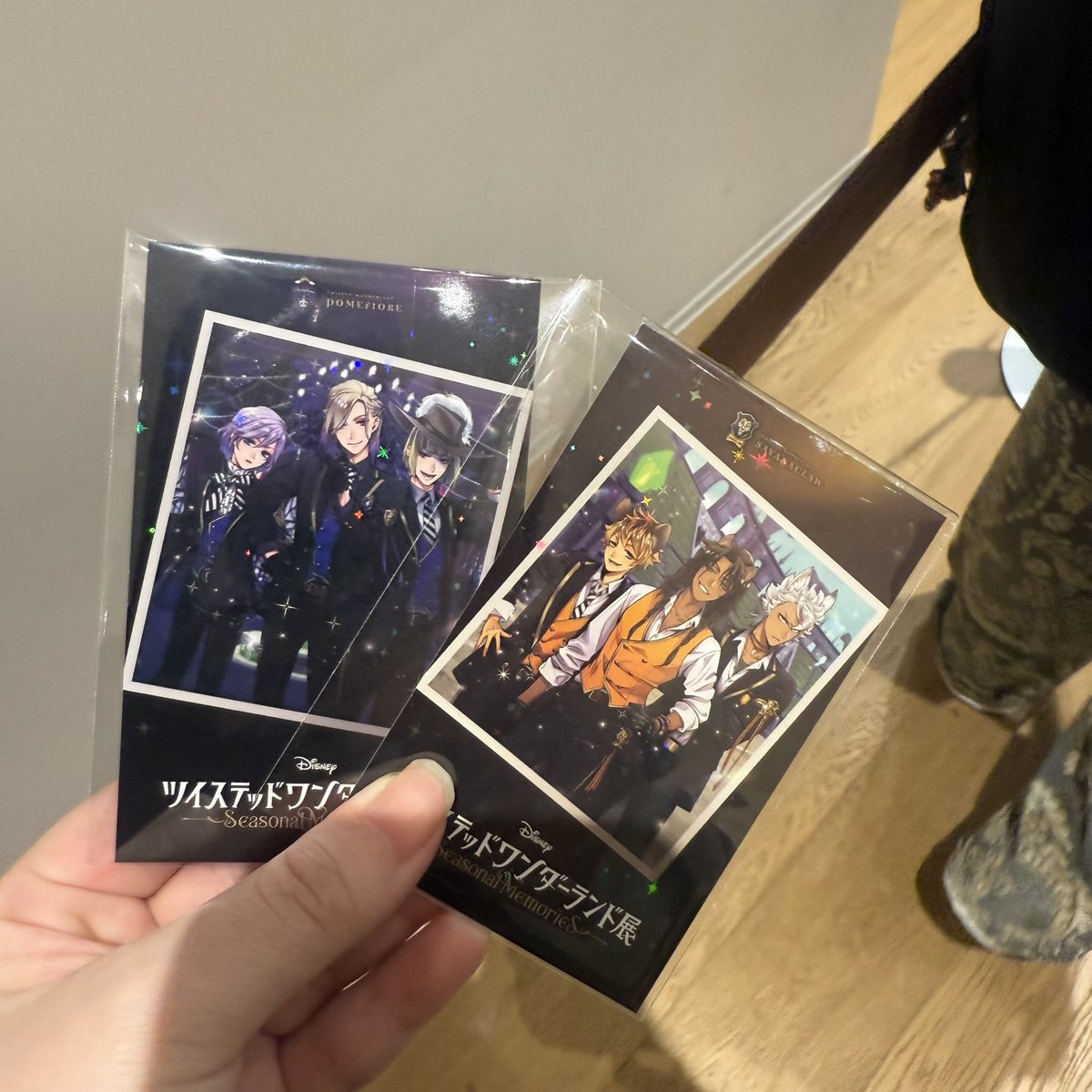 _5nir's tweet photo. ツイステ展　入場特典

譲┊ポムフィオーレ,サバナクロー
求┊ディアソムニア,オクタヴィネル

現地におります
お気軽にお声掛けください🌸 https://t.co/1RUcAj14cw