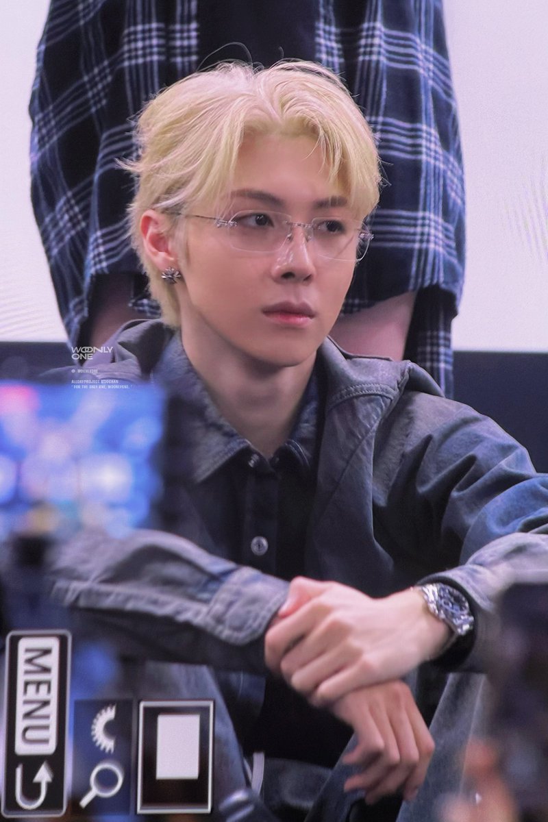 WoonlyOne tweet media