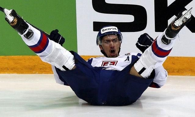 SebTrebunak's tweet photo. @straightenin @CanadiensMTL Actually, it was the same celly after falling on his back as Miro Šatan did in 2012 WC when scoring winning short-handed goal against Czechia in semi-finals, which meant Slovakia got their Silver medal later.

https://t.co/HnPicnCSuz

You can see it here if you are interested https://t.co/Q89iJG9E3B