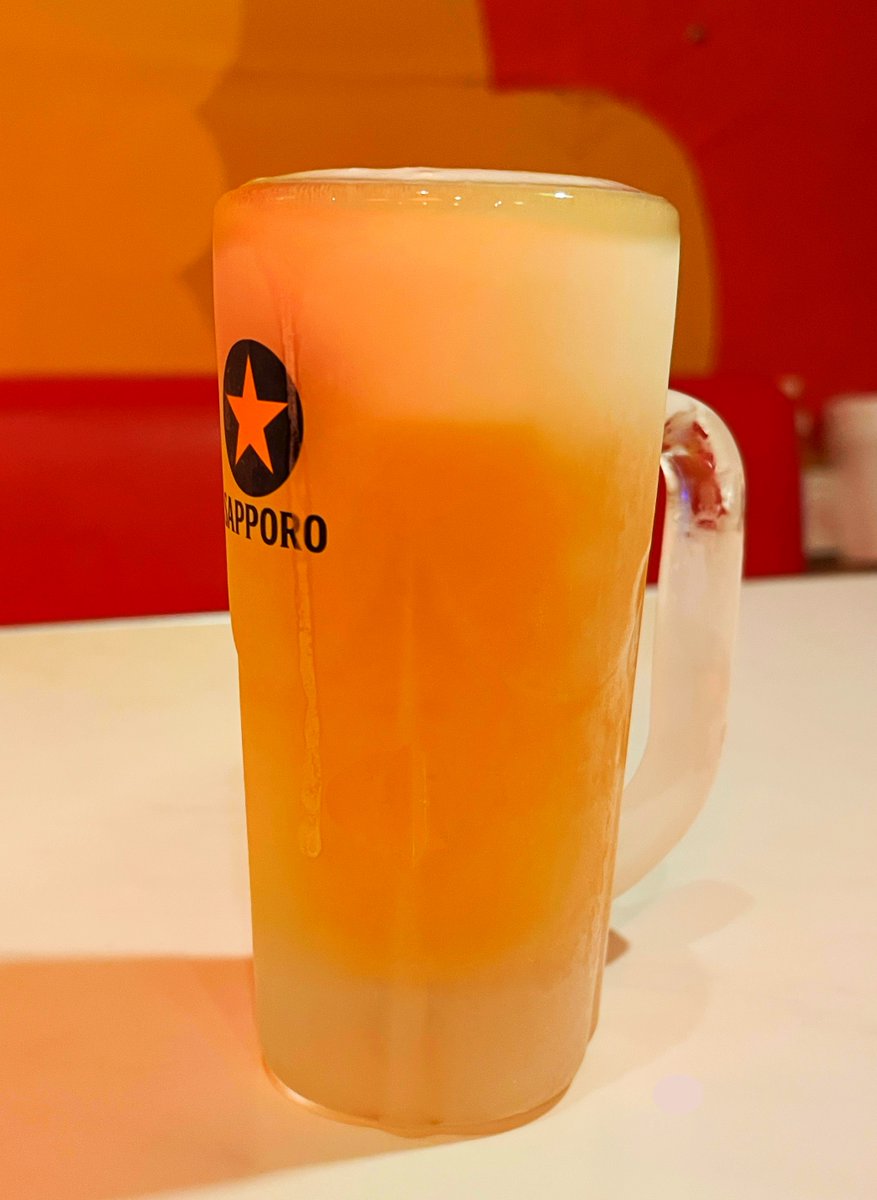 greenappletokyo's tweet photo. 本日3/8(日)、18時ごろよりバー営業します。

中古CD追加放出あります💿
ザ・ビートルズ中心に300円より！

「生ビール、2杯でどうだ！✌️」最終日です！

生ビールを2杯同時にご注文で1杯につき100円引き！
お友だちと分けてもいいし、注ぎたてを1杯ずつ飲みたい方には1杯目といっしょに2杯目チケットをお渡ししますので、美味しいサッポロ黒ラベルを1人で堪能してください🍺

キンキンに冷やしたジョッキでご提供します❄️❄️

3杯でどうだ！ もOK！
2と3の倍数を組み合わせて永遠に100円引きです。

DJブースも開放します🎧
レコード、CD、PCDJ、タブレット、スマホなど対応。
音源をお持ちの方はファーストオーダー時にお声がけください。

フード持ち込み可。ごみはできるだけお持ち帰りください。

お待ちしております！