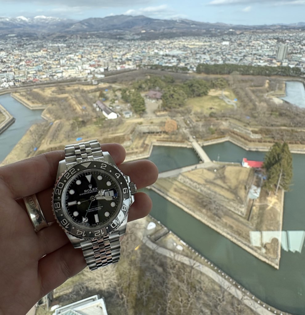 oa1_hl's tweet photo. 初Rolex💫 
GMTマスター2 / 126710GRNR

かっこよくて可愛くて一目惚れした時計。
マラソン始めて早々に提案してくださりありがとうございました😭 https://t.co/znVqfrDTUQ