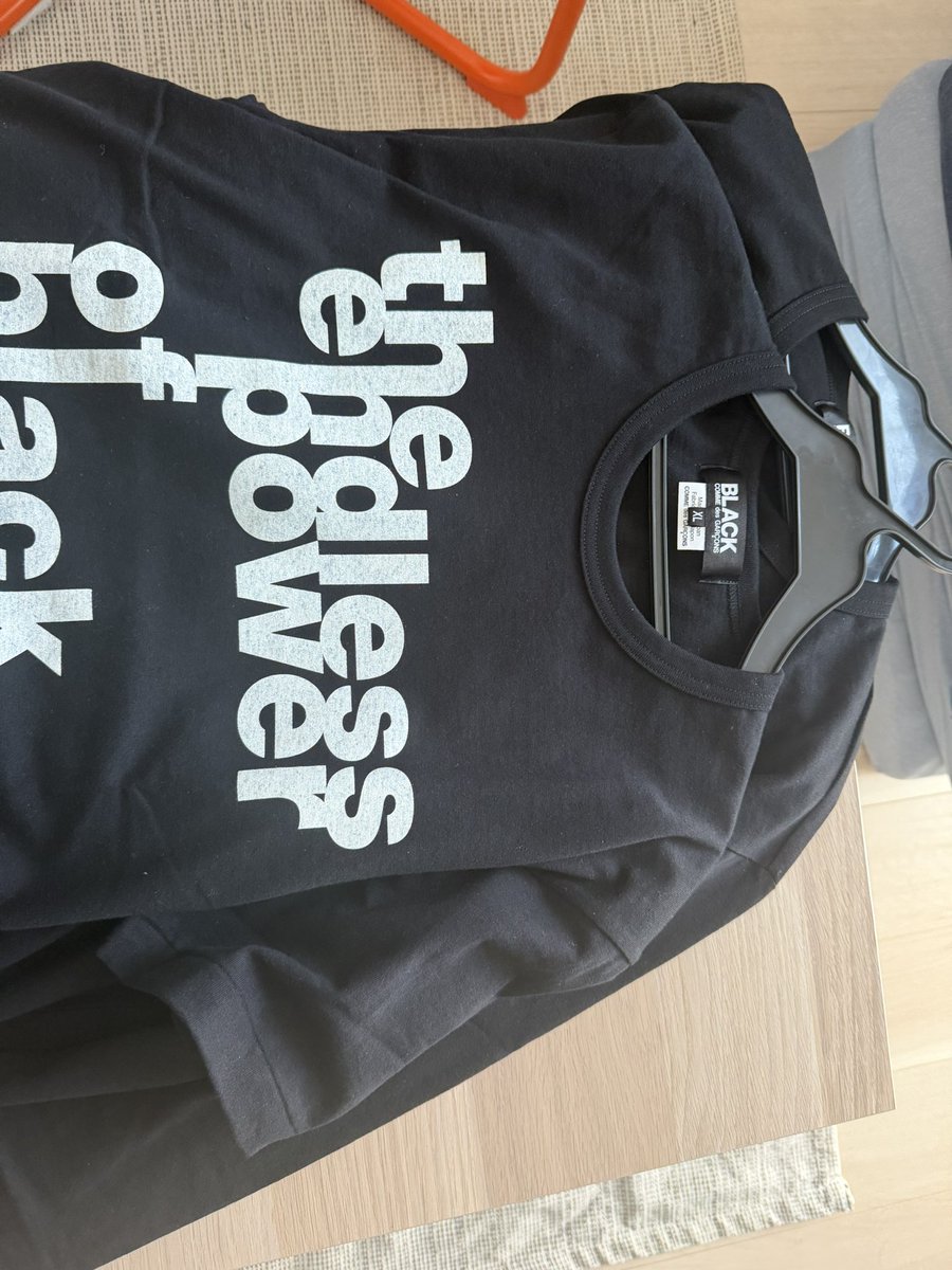 waituknowmyname's tweet photo. ブラックのTシャツ2枚とドゥのネクタイとブラックのバルーンパンツ買いました https://t.co/6Q1s32Ahfz