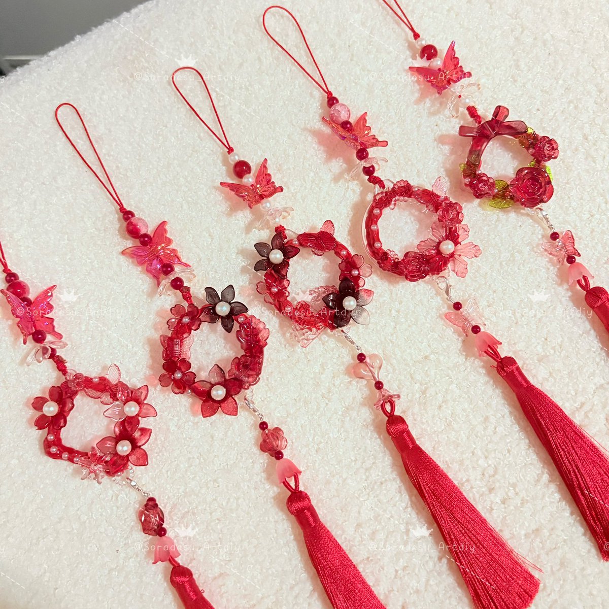 Waiting for ‘ 𝓥𝓮𝓵𝓿𝓮𝓽 ’ 🥀🍓 

Date : 08.03.26
Time : Sun. 19.30 

🪧 More information 👇🏻 (ฟอร์มแท็กเรียก)
Link : docs.google.com/forms/d/e/1FAI…

#ตลาดนัดบังทัน #ตลาดนัดรถไฟบังทัน #ตลาดนัดอาร์มี่ #BTS_ARIRANG #Soradesu_Artdiy