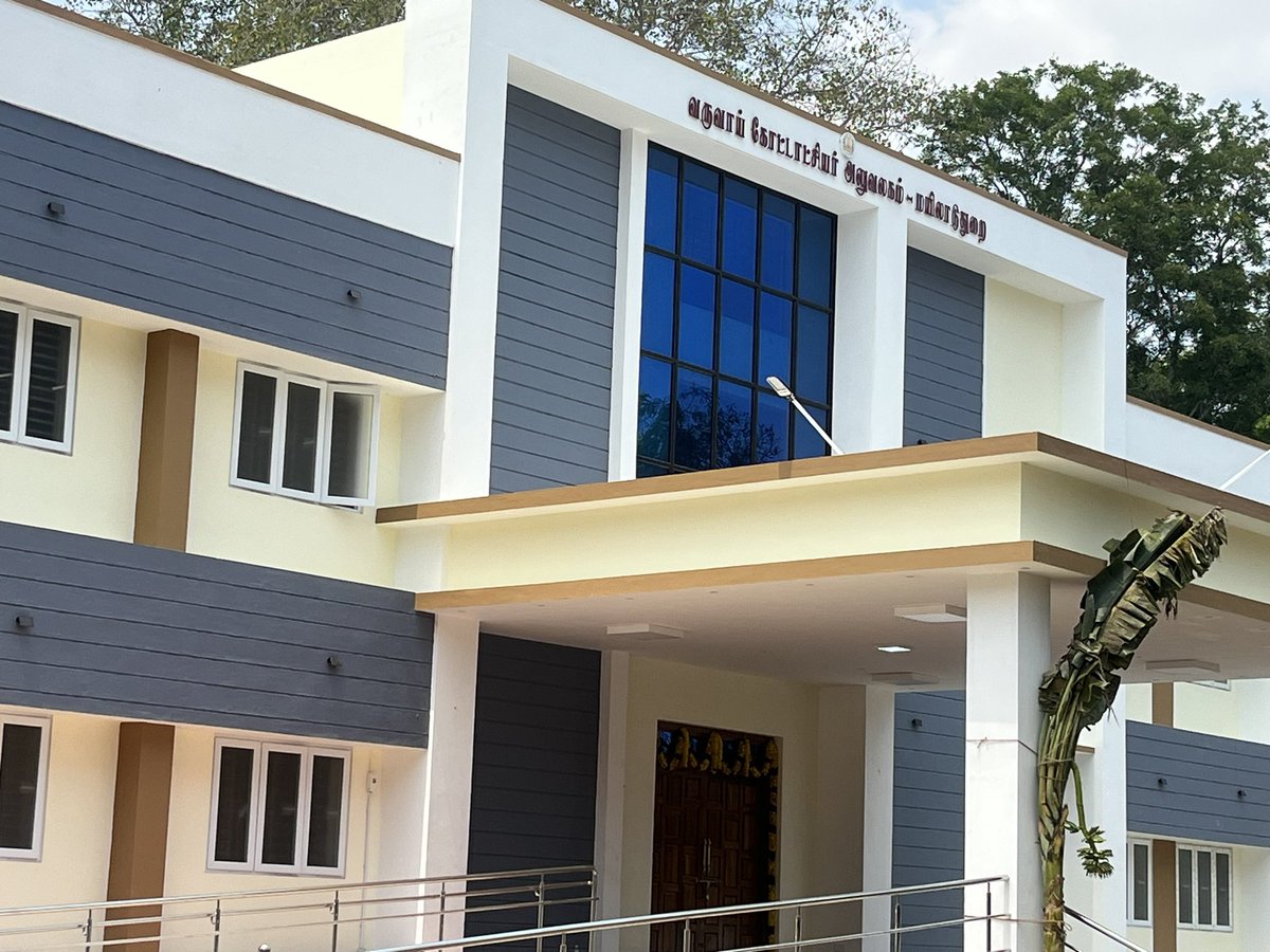#Inagurated by #TN CM 🏢
New RDO Office,Mayiladuthurai 
#Mayiladuthurai 
#British period old building was demolished and constructed this new one by the cost of 3.90 Crs 
Constructed by: Sasirani Contractor,Mayiladuthurai