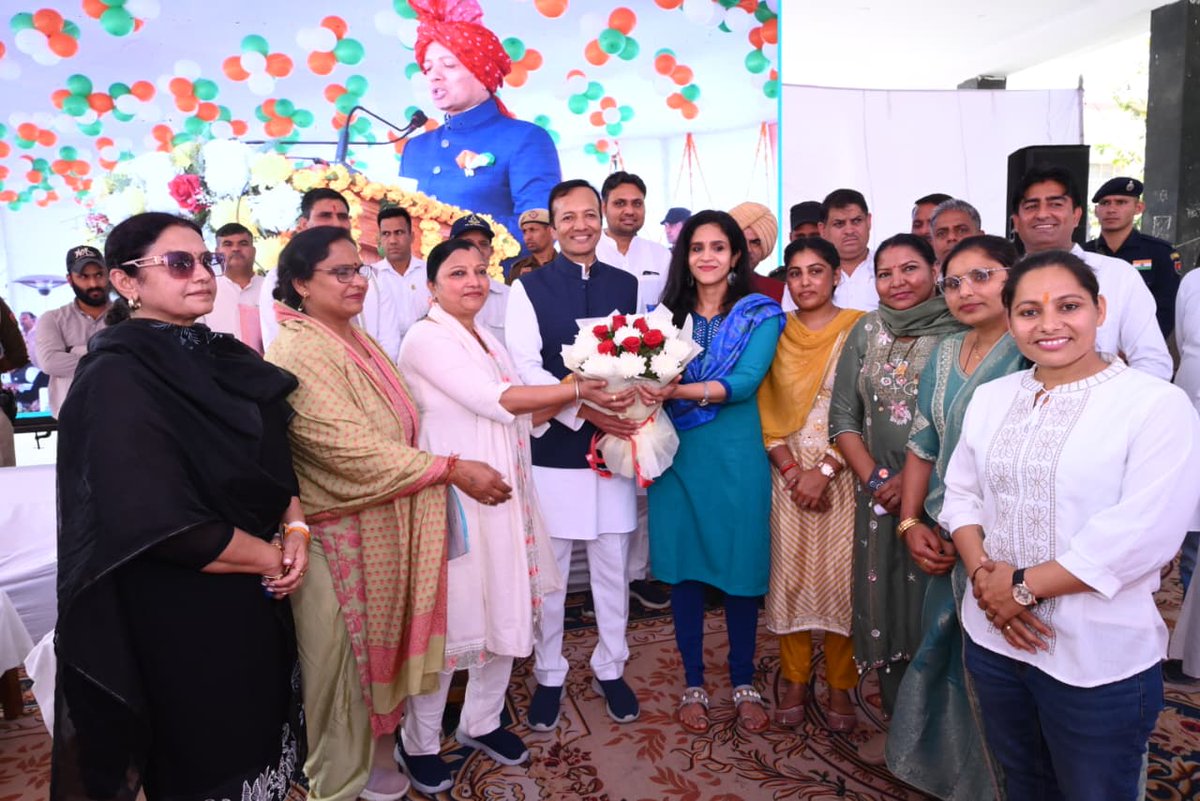 MPNaveenJindal's tweet photo. पिछले एक महीने से कुरुक्षेत्र लोकसभा क्षेत्र में निरंतर आयोजित किए जा रहे स्वास्थ्य शिविरों की श्रृंखला आज कैथल में मेगा हेल्थ कैंप के साथ संपन्न हुई। 🙏

इस अभियान का उद्देश्य एक ही रहा है, अधिक से अधिक लोगों तक नि:शुल्क स्वास्थ्य जांच, परामर्श और उपचार की सुविधा पहुँचाना।

मेरा विश्वास है कि स्वस्थ नागरिक ही मजबूत समाज और विकसित भारत की नींव होते हैं। इसी संकल्प के साथ सेवा का यह प्रयास आगे भी जारी रहेगा।