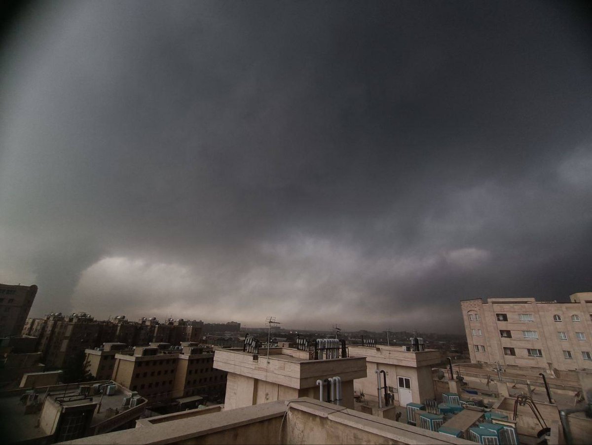 The difference in Tehran’s sky on the first and second days of the so called ‘humanitarian intervention’.

(War changes everything it touches.)

#IranWillSurvive
