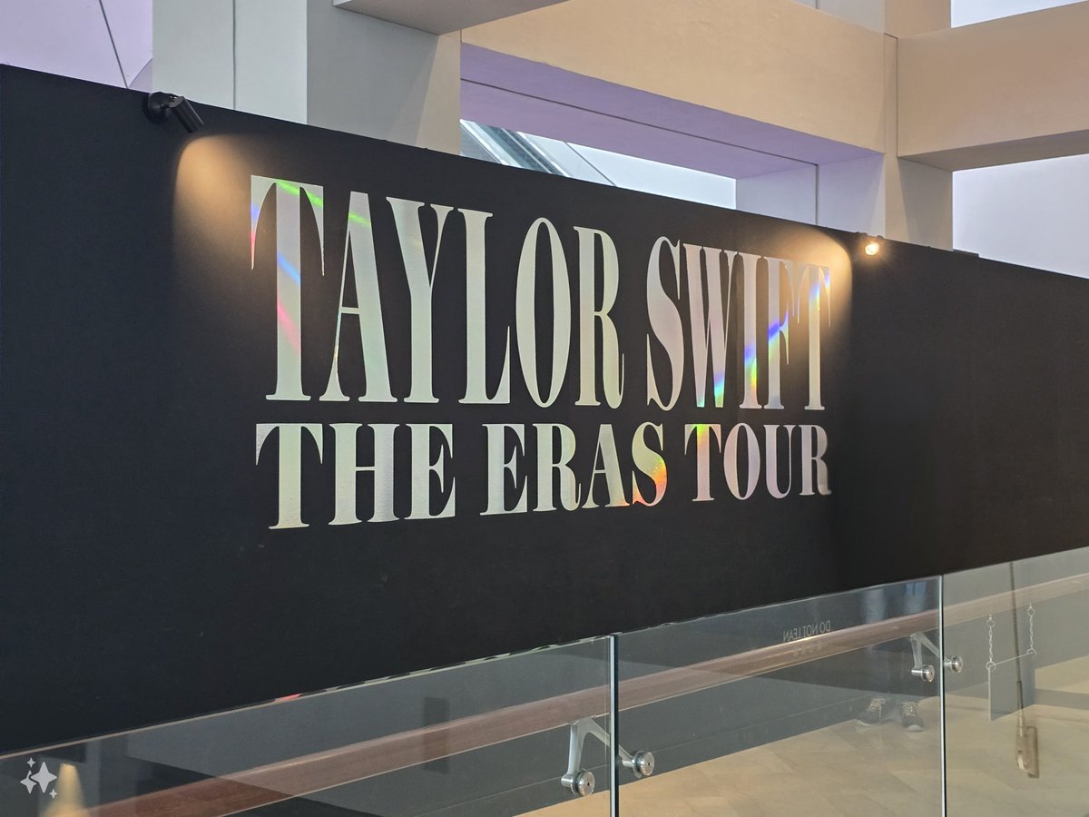 Rose41097's tweet photo. Before Universe League survival show and became addicted to AHOF 😆,
I am just an ordinary SWIFTIES gurl!😁
March 8... Reminiscing the unforgetable moments with all the Swifties all over the world!
#TaylorSwift #Blankspace #Swifties #FOHA https://t.co/wRIFxW9ib8