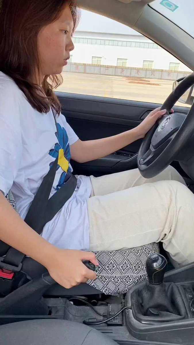 Assistant tweet media