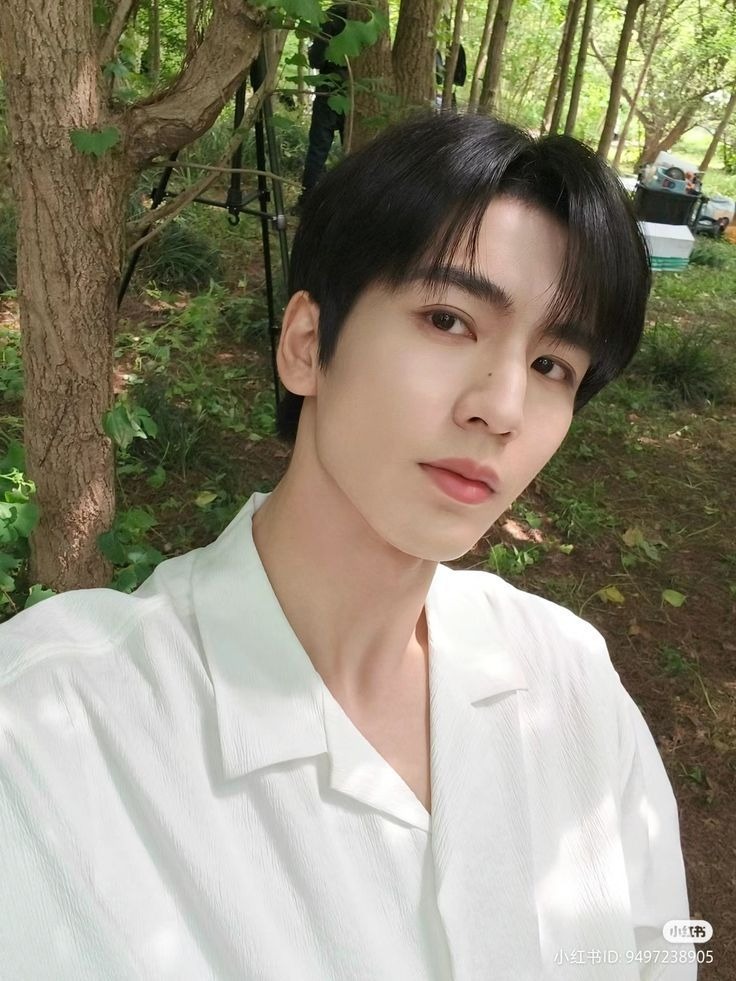 Selfol Corner. tweet media