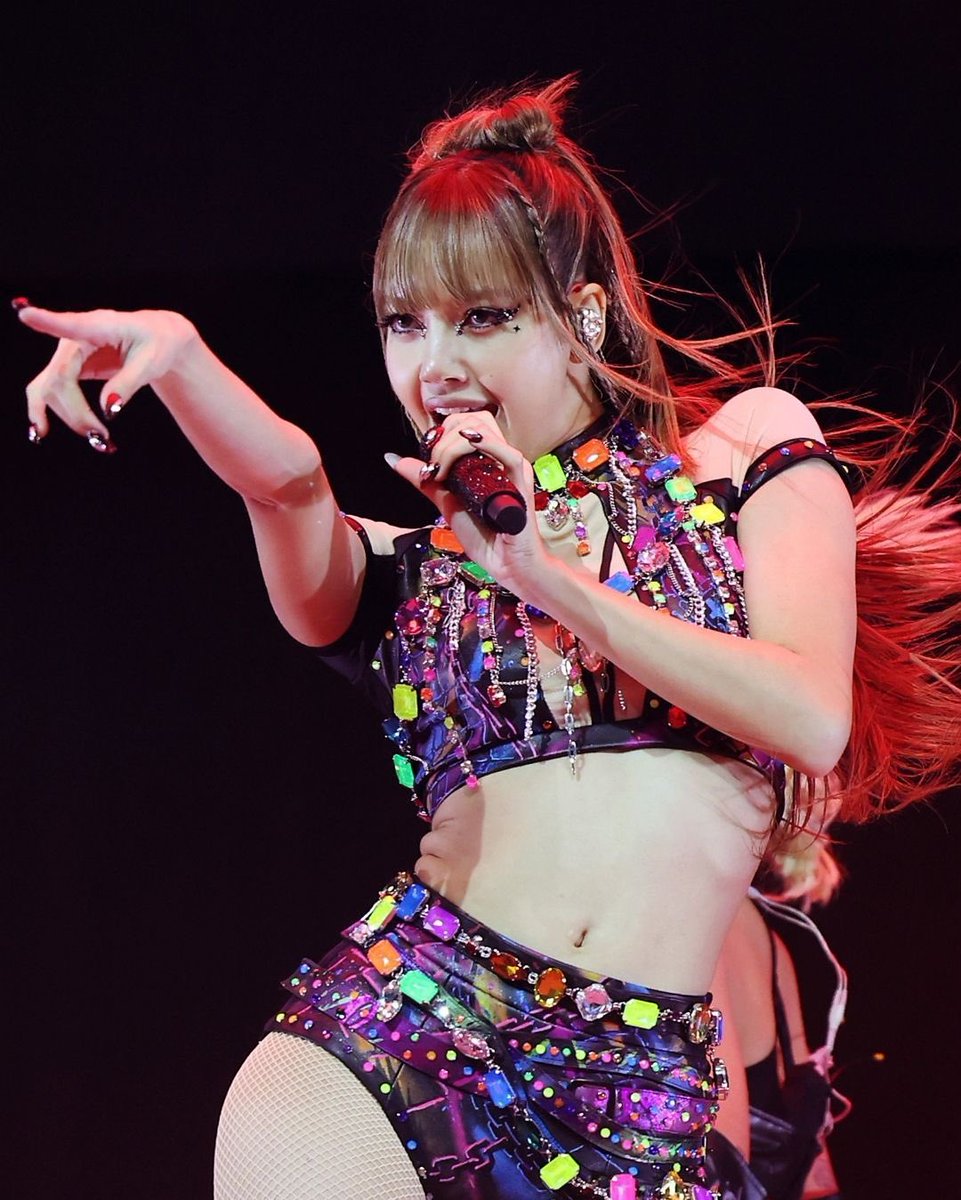 LA LISA UPDATES (@lalisaupdatesss) on Twitter photo 