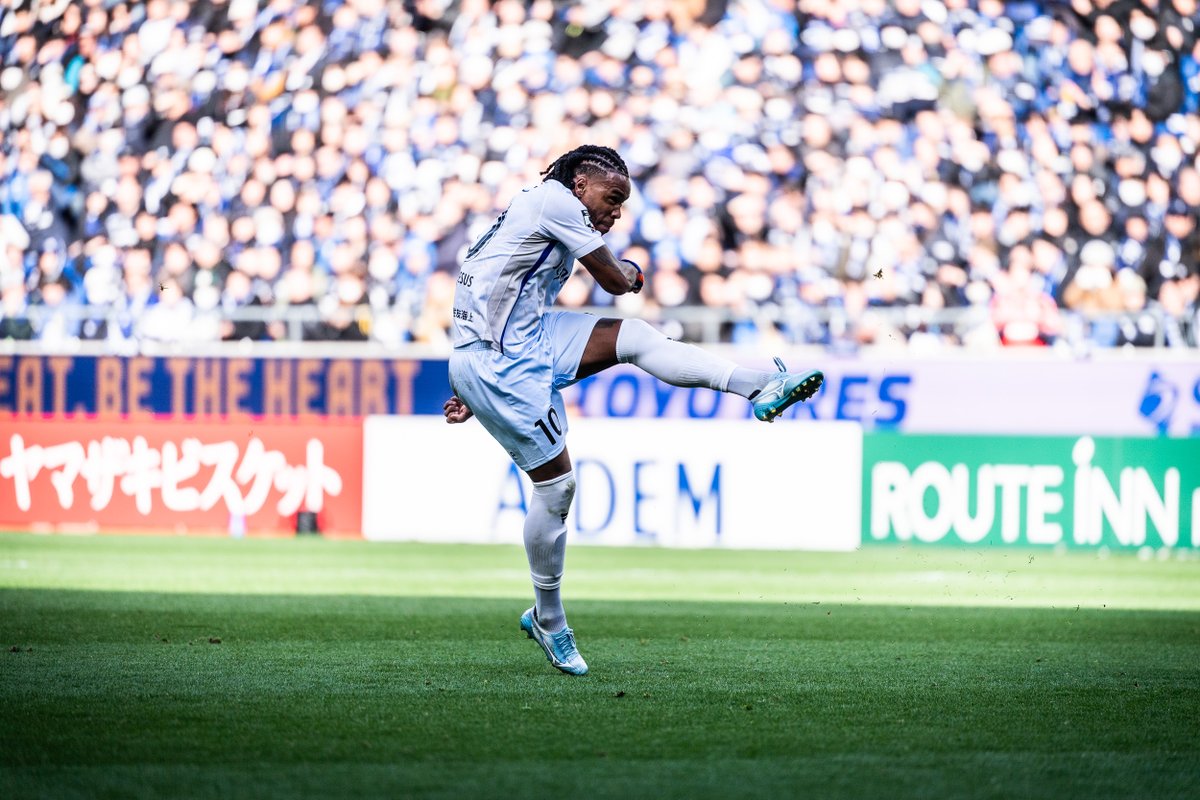 🔷🔶
⌚️𝙆𝙄𝘾𝙆-𝙊𝙁𝙁!!✔️
👉G大阪 1-2 長崎

長崎ボールで後半キックオフ⚽️

#DAZN で試合観戦📲👇
v-varen.com/dazn

#vvaren #長崎旋風 #G大阪長崎