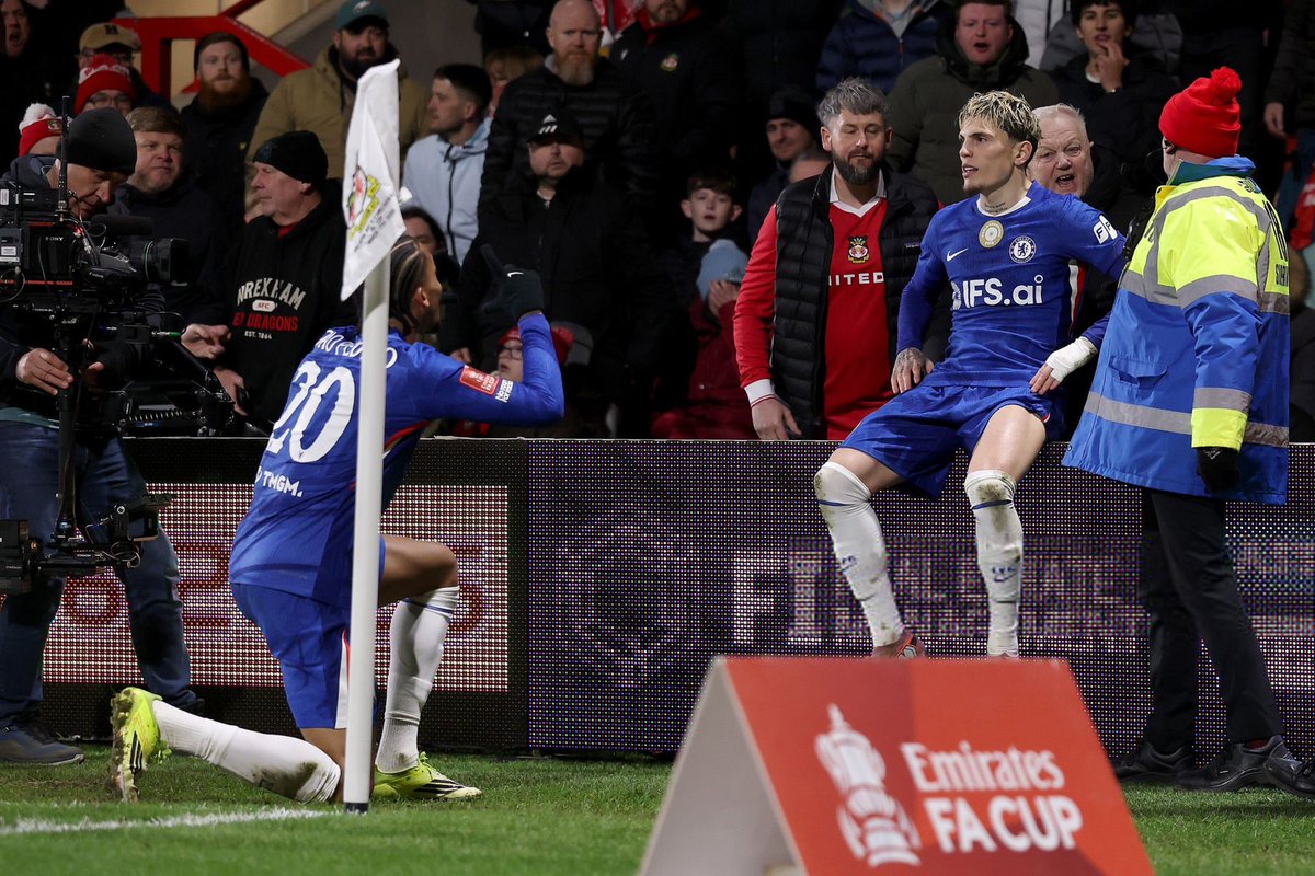Raedallh's tweet photo. What a pic 💙💙 https://t.co/QXSn3g4WsU