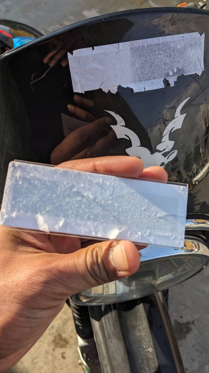 موٹرسائیکل پر ایم ٹیگ لگا، واش کرائی تو پہلے ہی واش پر ایم ٹیگ اتر گیا، 250 روپے بھی دیے ہوئے، اب اس کا کیا حل ہے ؟؟؟