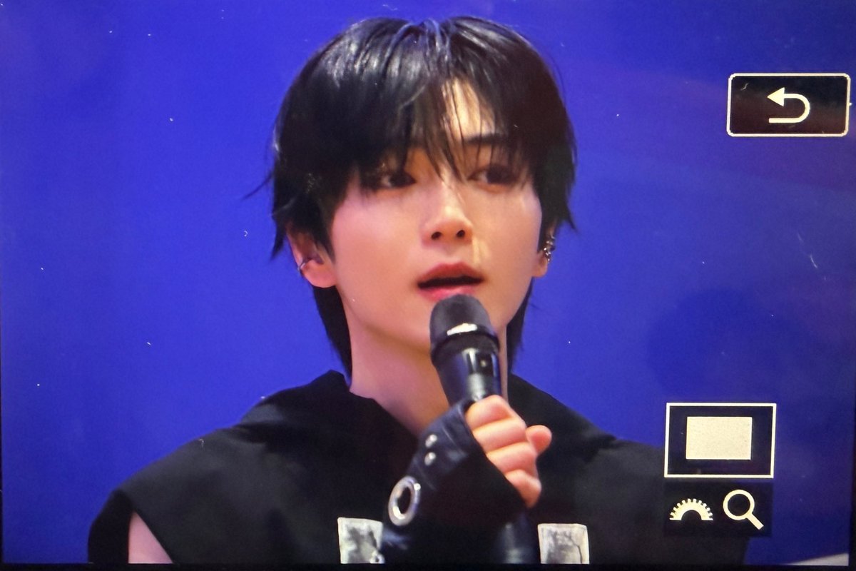 940117Love's tweet photo. 260308 코엑스 메가스테이지

@QQQ_project 
#QQQ #JISUNG 

오늘 할일 QQQ 박지성 사랑하기 https://t.co/ovXiPF5DLa