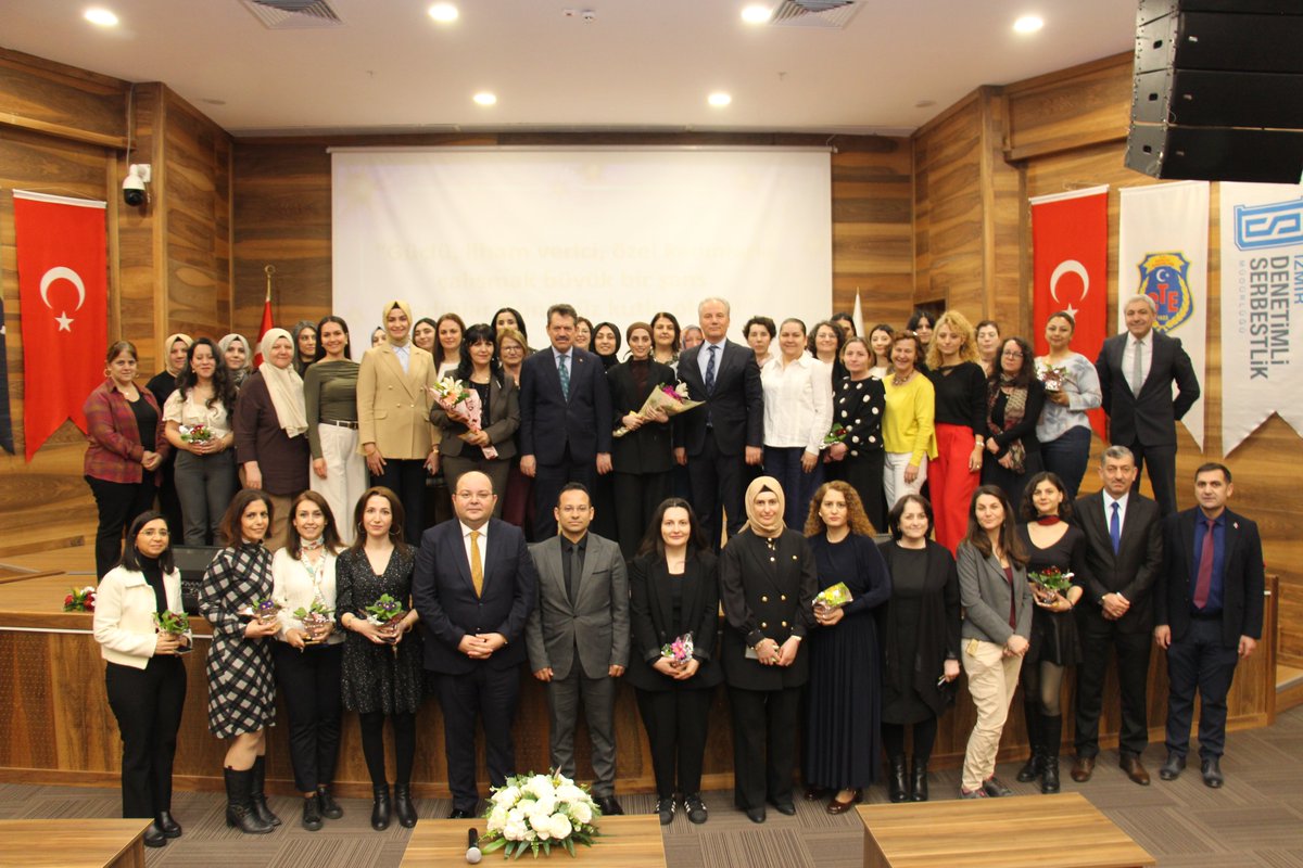 candeveci_'s tweet photo. DÜNYA KADINLAR GÜNÜ KUTLU OLSUN.

Onlar hayatımızın en özel varlıkları... Kimi annemiz, kimi hayatımızın en büyük aşkı, kimi sosyal kimi iş arkadaşımız, kimi ise göz bebeği kızımız... Kadınlara ithaf edilen o kadar özel günün arasında en önemli gündür belki de Dünya Kadınlar Günü. 

Müdürlüğümüzde görevli kadın personelin Dünya Kadınlar Günü, İzmir Cumhuriyet Başsavcısı Ali Yeldan, Başsavcı Vekili Aydoğan Sansak ve Cumhuriyet Savcısı Metin Tokel'in katılımıyla düzenlenen törenle kutlandı.

Törende; İzmir Cumhuriyet Başsavcısı Ali Yeldan tarafından tüm kadın personeli temsilen ünvan ayırt etmeksizin en kıdemli kadın personel ile göreve en yakın zamanda başlayan kadın personele hediye ve çiçek takdim etti. Sonrasında müdürlüğümüz tarafından hazırlanan hediyeler ve çiçekler tüm kadın personele hediye edildi.

#birkadınaverilebilecekenguzelhediyekendisidir 
#dunyakadinlargunukutluolsun

@ctekurumsal 
@izmirvaliligi 
@huseyinsk23 
@aliyeldann 
@izmir_cbs 
@izmirdsm
