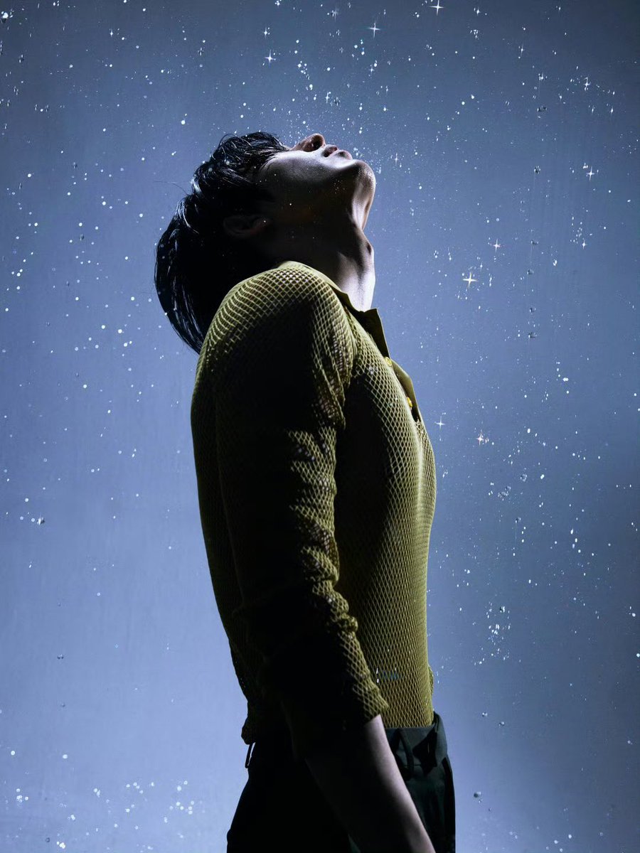 รัชสมัยเซี่ยเจิง 

ช่วงที่เฮ่อถ่ายหยกน่าจะเป็นช่วงที่ฮีตัวหนาที่สุดละ ช่วงนั้นมีไปถ่ายไคทุยพอดี ฮีบอกว่าต้องทำน้ำหนักเพิ่ม 5 กิโลปั้นหุ่นเพื่อเล่นบทแม่ทัพ ที่จินจิงเจี่ยแซวว่ามีกล้ามมั้ยเนี่ย แล้วฮีให้จับ six pack ของนาง

จริงๆร่างนี้ น้ำหนักนี้ดูดีมากกับส่วนสูงแล้วดูเฮลตี้ด้วยอะ