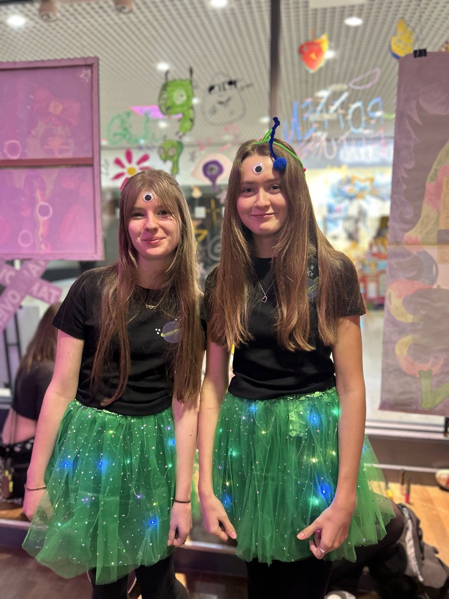 Laura Solly tweet media