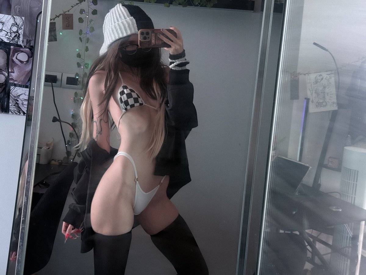 elftomboy tweet media