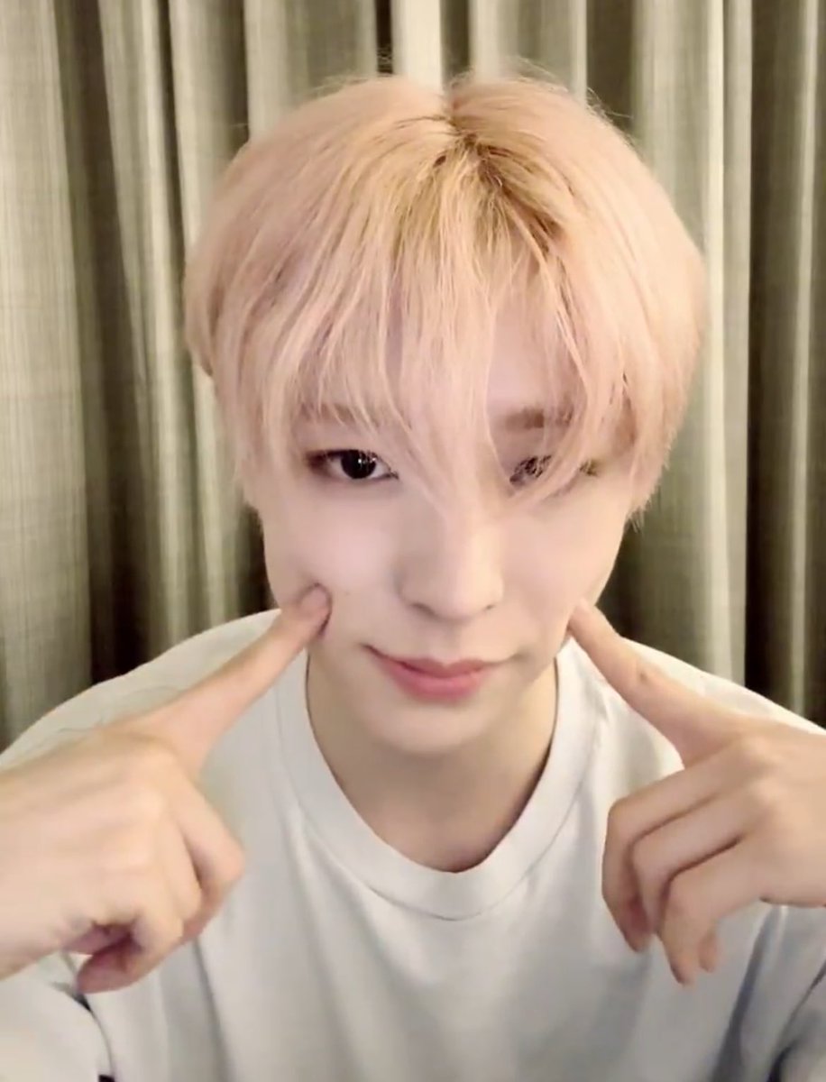 miio (@acatkneadinga) on Twitter photo 